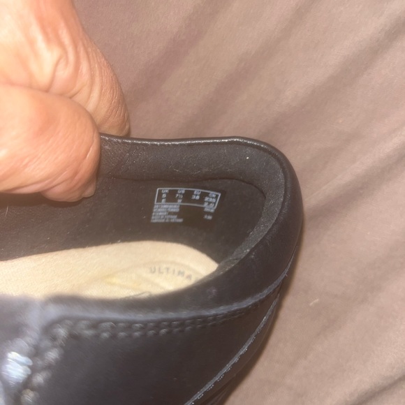 Clarks Collection slip on shoes side zip 2” block heel - Picture 2 of 9